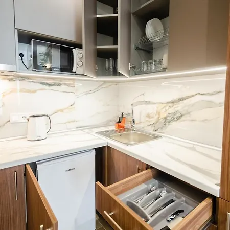 Modern New Cozy Kvartet Railway Station Apartment